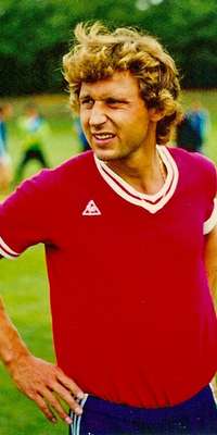 Heinz Flohe, German footballer (1. FC Köln), dies at age 65